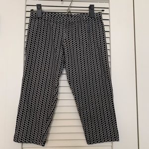 Short Black and White Patterned Leggings